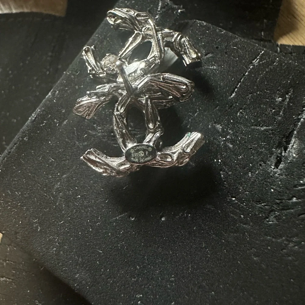 Coco Chanel CC B15P Stud Earrings - Picture 6 of 6